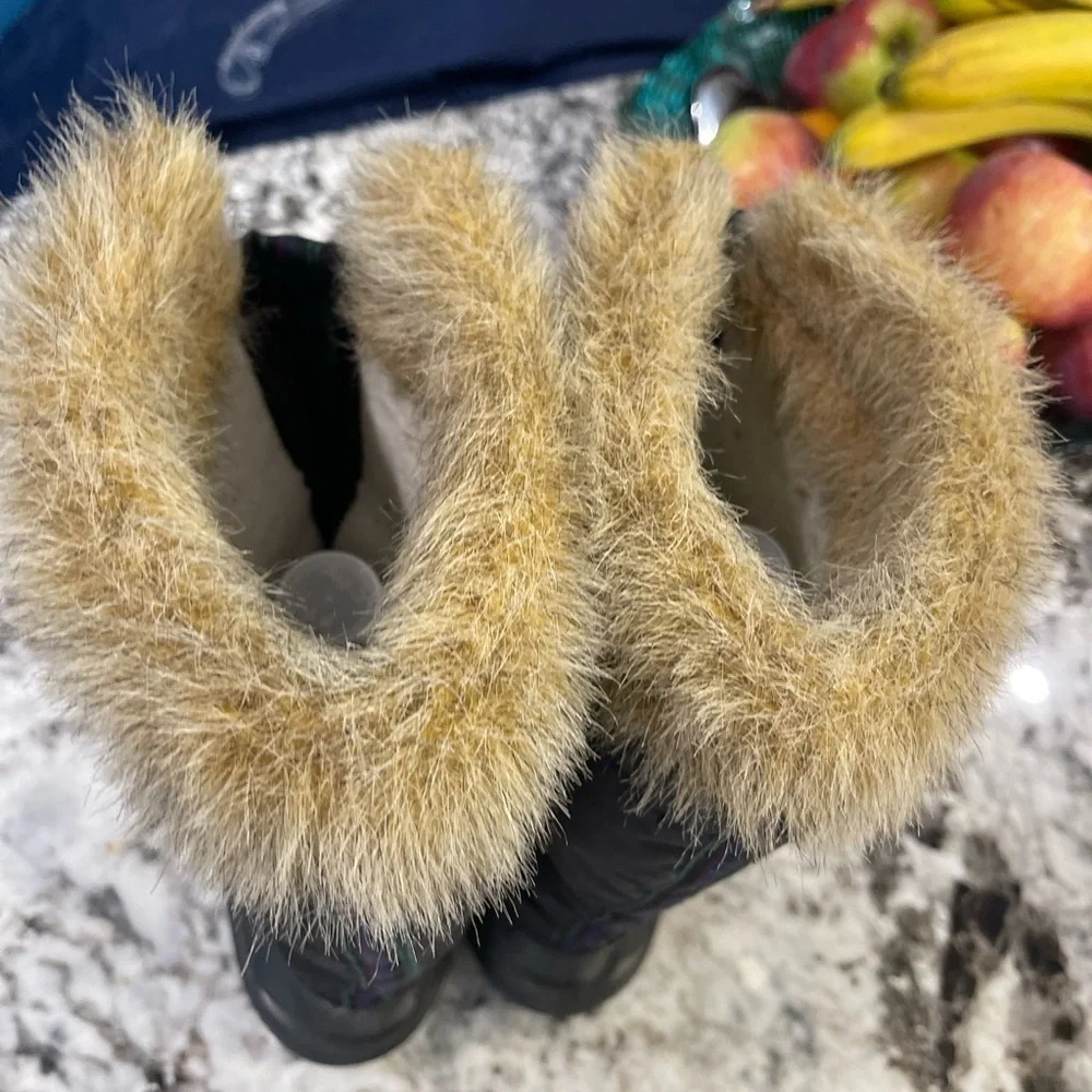 Sorel Mountain Outfit Winter Boots woman's size 6